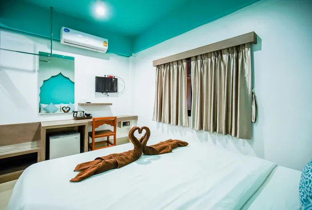 غرفة قياسية بسرير مزدوج، Khaleej Mazz Hotel Patong 2/9