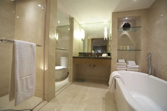 Executive, Suite, Villa, King Bed, City View، Jin Jiang Tower Hotel 2/2