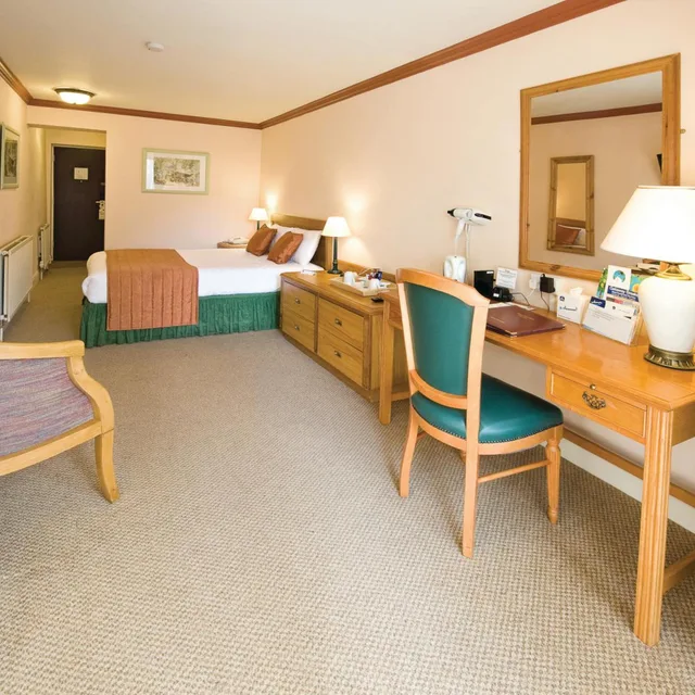 Room, Single, Separate Building، Knights Hill Hotel & Spa 2/2