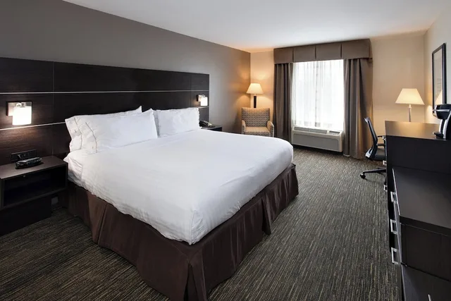 Standard, King Bed, Accessible, Holiday Inn Express And Suites East Wichita I 35 Andover 2/3
