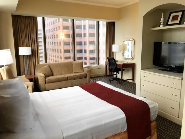 جناح استوديو بسرير كوين بإطلالة على المدينة مع أريكة، Blake Hotel New Orleans, BW Signature Collection 3/6