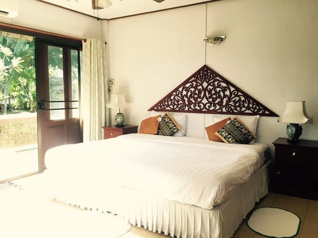 بنغل بسريرين منفصلين، Ruen Thai Rim Haad 1/7