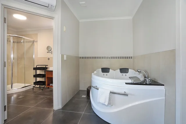Studio, Queen Bed, Kitchenette, City Corporate Motor Inn 6/6