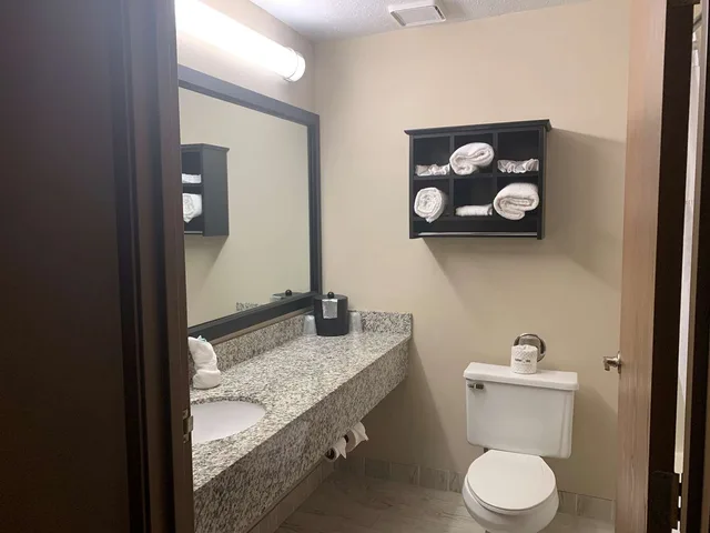 جناح بسريرين كينج مع أريكة، Best Western Park Oasis Inn 2/2