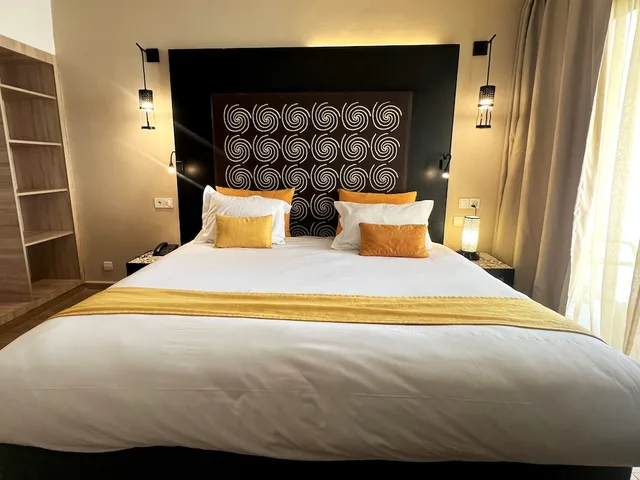 جناح عائلي بسرير كينج وسريرين منفصلين مع أريكة، Hamilton Agadir 1/10