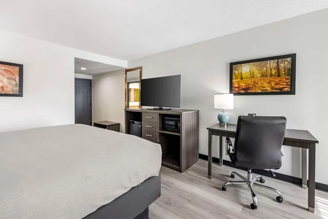 غرفة بسرير كينج، Quality Inn Clarksville 2/9