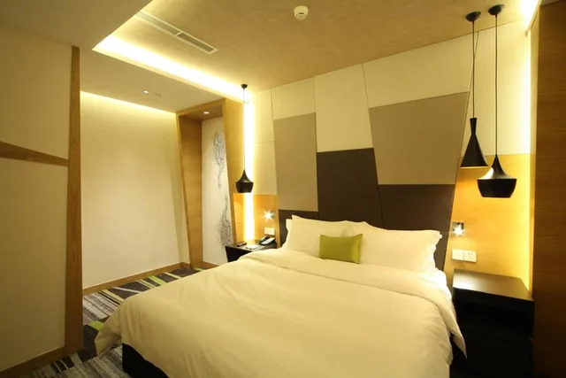 Bamboo, Suite, King Bed، BeiJing Qianyuan Hotel 2/5