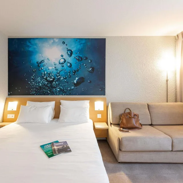 غرفة سوبيريور بسريرين منفصلين وسرير كوين، Novotel Grenoble Nord 10/10