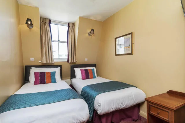 غرفة قياسية بسريرين منفصلين، The Craven Hotel 1/2