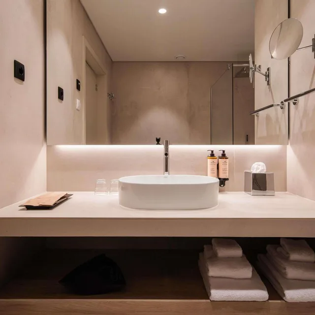 غرفة فاخرة بريفيليج بسرير مزدوج، Mercure Ponta Delgada Azores 6/6