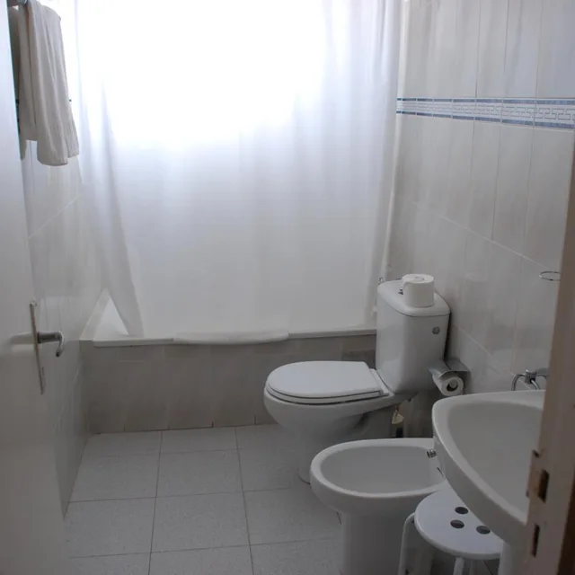 غرفة ثلاثية بسرير فردي، Hotel Olympia 5/5
