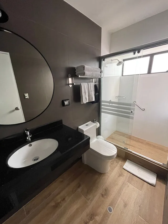 غرفة مفردة بسرير كوين، Habitat Hotel 5/5