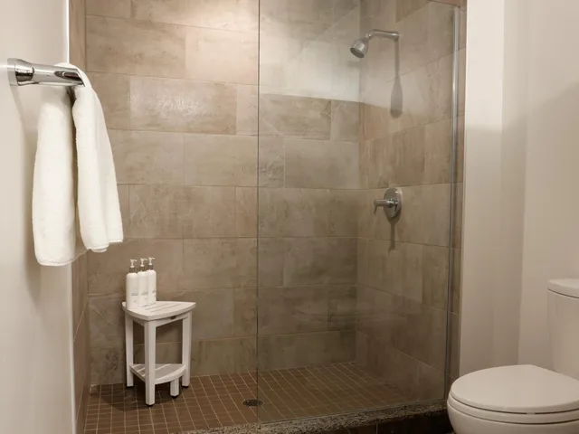 1 Bedroom, Apartment, The Kimpton Schofield Hotel 2/3