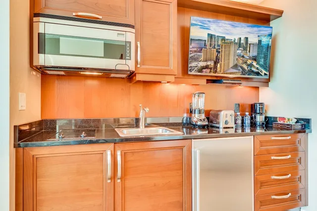 2 Bedrooms, Elite, Signature, Penthouse Suite, 2 King Beds, 2 Sofa, Jetted Tub, Balcony، Jet Luxury Elite at The Signature 9/9