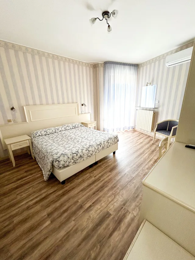 غرفة بسرير مزدوج أو سريرين منفصلين، Hotel Riviera 4/8