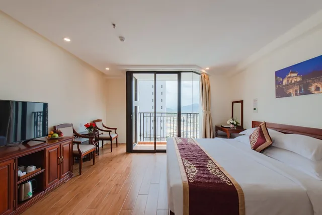 غرفة ديلوكس بسرير كينج بشرفة، Red Sun Nha Trang Hotel 1/5