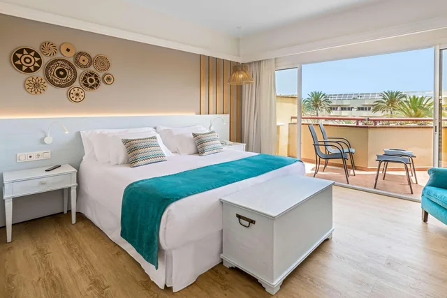 غرفة بسرير مزدوج بإطلالة على المسبح، Barcelo Corralejo Bay - Adults Only 1/4