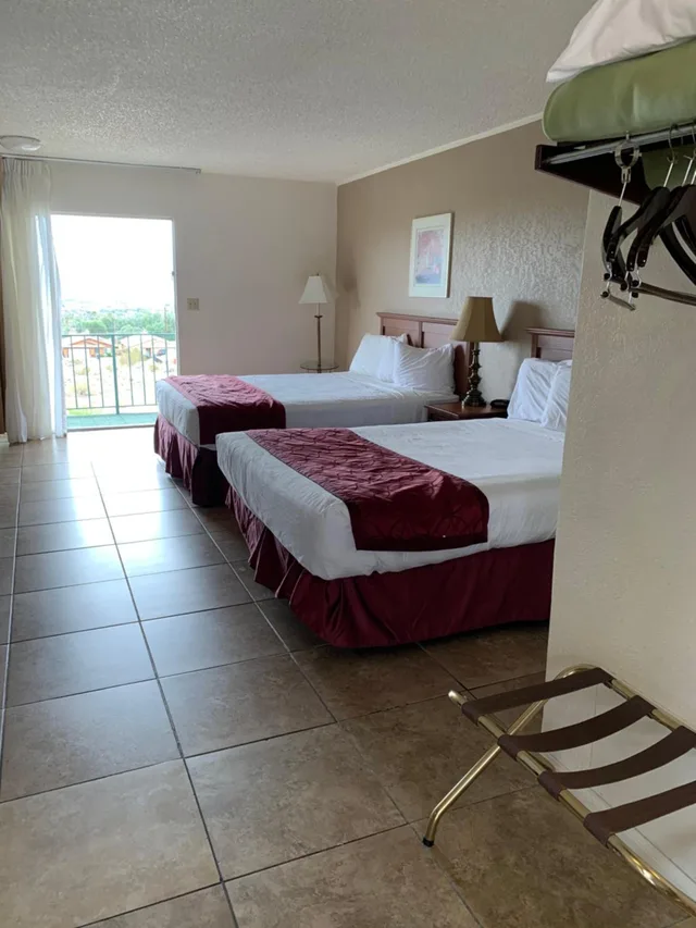 غرفة قياسية بسرير مزدوج، Desert Hot Springs Spa Hotel 2/2