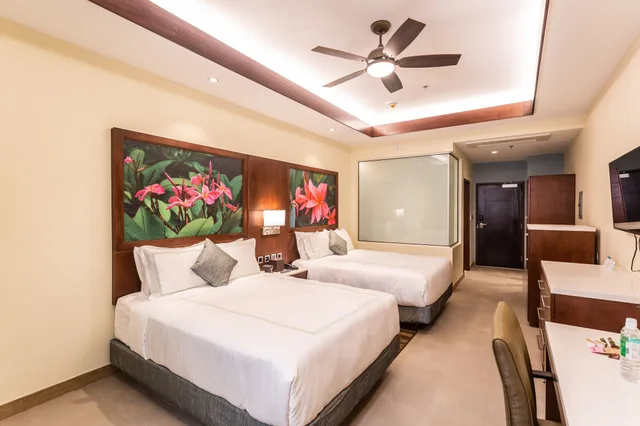غرفة تنفيذية بسريرين كوين، Surfrider Resort Hotel 2/3