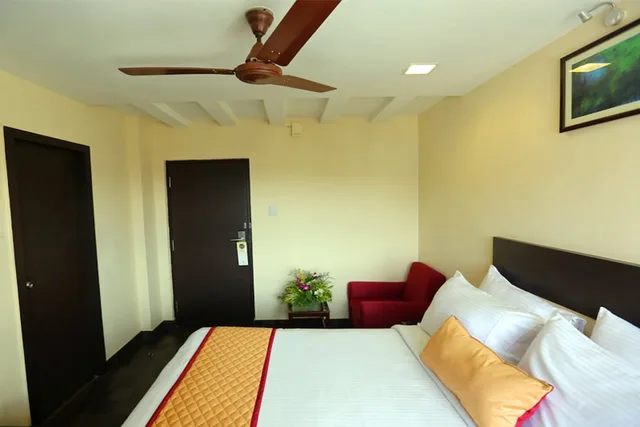 غرفة ديلوكس بسرير كينج، Ashok Residency 1/5