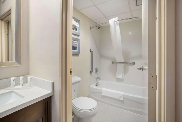 جناح ديلوكس بسريرين مزدوجين، MainStay Suites Orange County John Wayne Airport 3/3