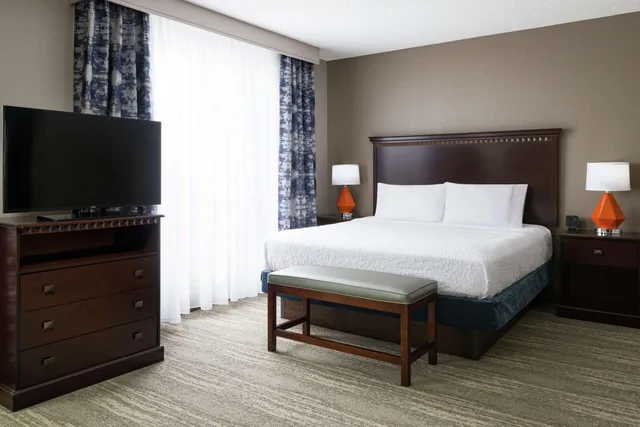 استوديو بسرير كينج مع أريكة لذوي الإعاقة، Hampton Inn & Suites National Harbor/Alexandria Area 1/6