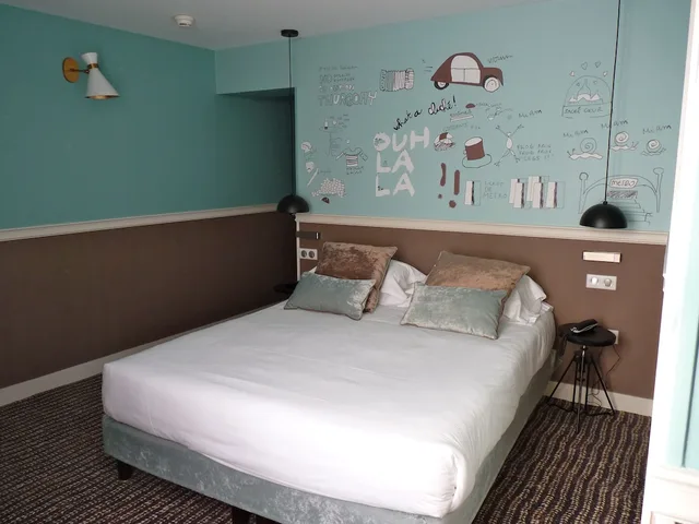 غرفة سوبيريور بسرير مزدوج، Hotel Des 3 Poussins 1/4