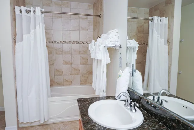 غرفة قياسية بسرير فردي، Holiday Inn Resort Grand Cayman, an IHG Hotel 2/3