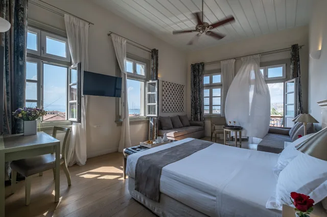 جناح جونيور بسرير مزدوج بإطلالة على البحر مع أريكة، Grand Sarai Nafplio 6/10