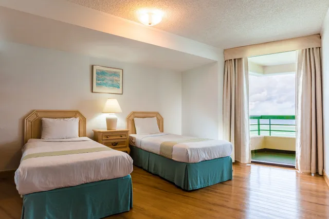 3 Bedrooms, Condo, Panoramic, 1 King and 2 Queen Beds, Ocean View, Kitchen, Alupang Beach Tower 1/5