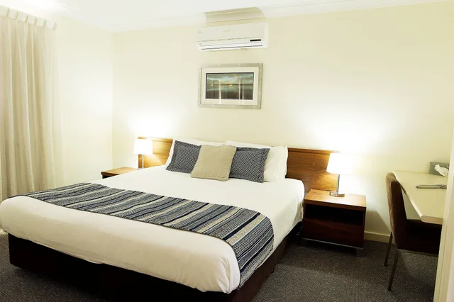 2 Bedrooms, Spa, Apartment, King Bed, 1 Queen and 1 Single Bed، KALBARRI EDGE RESORT 1/10