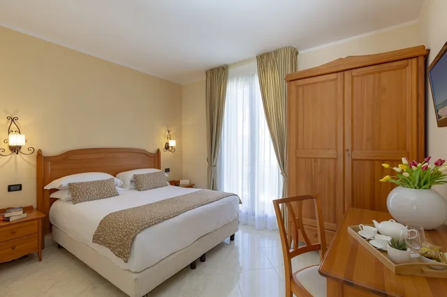 غرفة كومفورت بسرير مزدوج، Hotel Mira Spiaggia 1/4