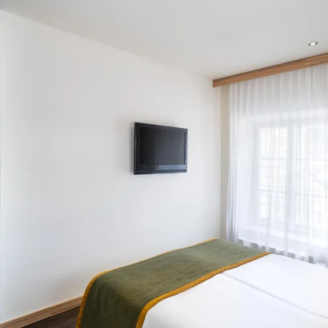 جناح رباعي مع أريكة، Leonardo Boutique Hotel Salzburg Gablerbrau 8/10