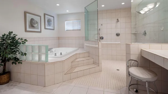 جناح بسرير كوين لذوي الإعاقة، Best Western Plus Humboldt Bay Inn 1/1
