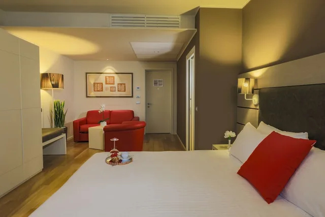 Junior Suite, King Bed, Sofa, Hotel Glamour 5/6