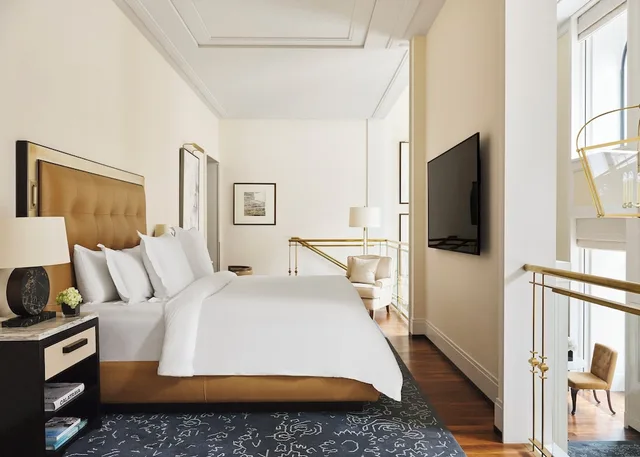 جناح بسرير كينج، Four Seasons Hotel Madrid 1/2