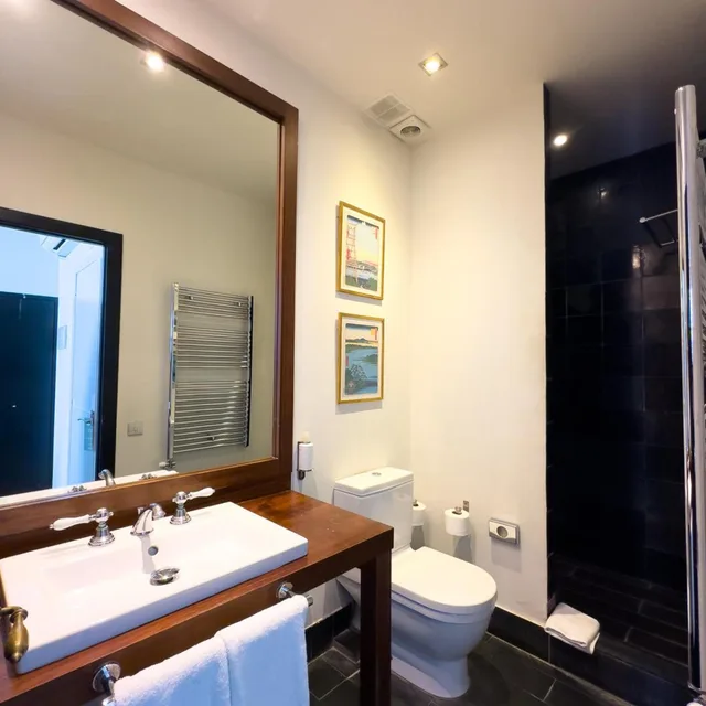 Deluxe, Double or Twin Bed, Shared Lounge Access، Hotel Market 3/6