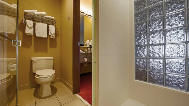 Suite, King Bed, Jetted Tub, Best Western Plus Woodland Hills Hotel Suites 9/9