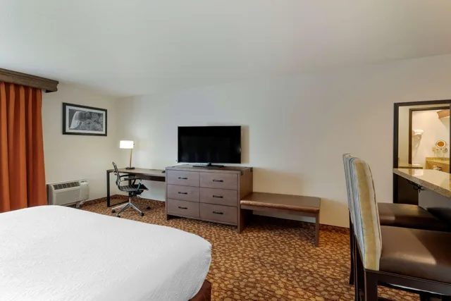 غرفة، Best Western Plus Mill Creek Inn 2/8