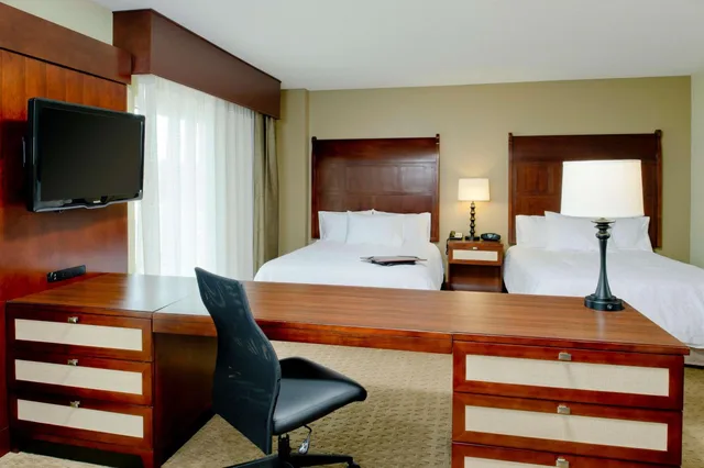 استوديو بسريرين كوين مع أريكة بحوض استحمام لذوي الإعاقة، Hampton Inn And Suites Ocean City Bayfront Convention Center 1/3