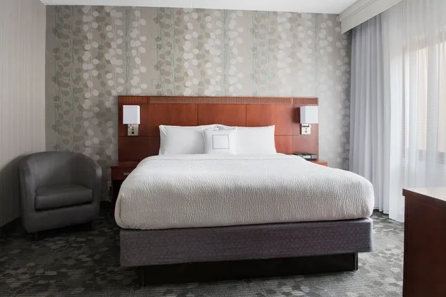 جناح بإطلالة على الفناء بغرفة نوم واحدة، Courtyard by Marriott Mahwah 1/3