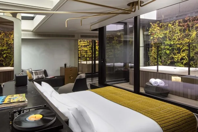 1 Bedroom, Urban, Bank, Suite, King Bed, Jetted Tub، W Amsterdam 10/10