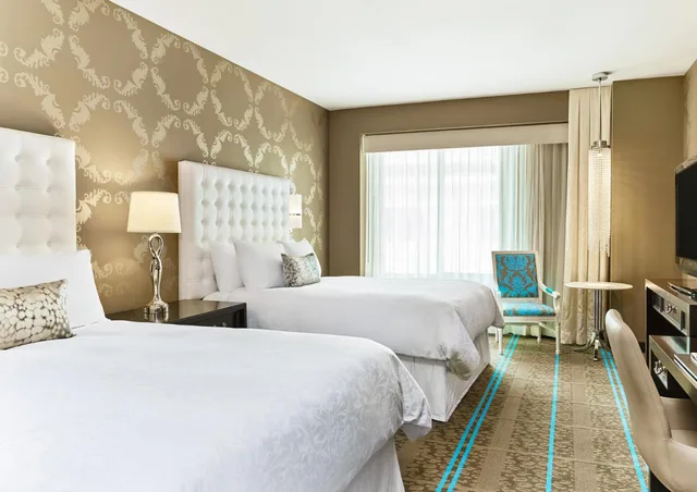 غرفة ديلوكس بسريرين كوين بإطلالة على المدينة، The Nines A Luxury Collection Hotel Portland 2/7