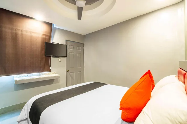 Standard, Hotel Sonora 2/10