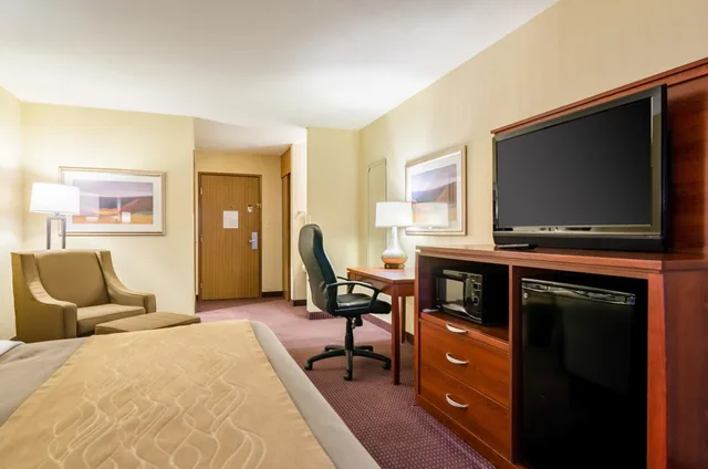 غرفة قياسية بسرير كينج، Quality Inn & Suites Colby, KS 8/9