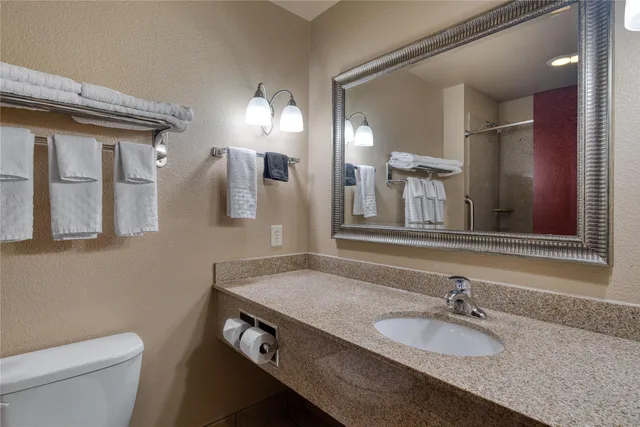 غرفة بسريرين كوين، Best Western Shelby Inn Suites 7/9