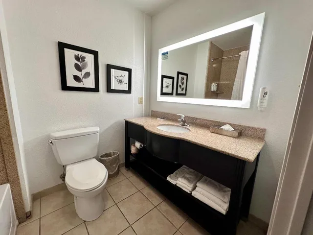 جناح بسريرين كوين لذوي الإعاقة، Country Inn and Suites By Radisson Athens GA 3/4
