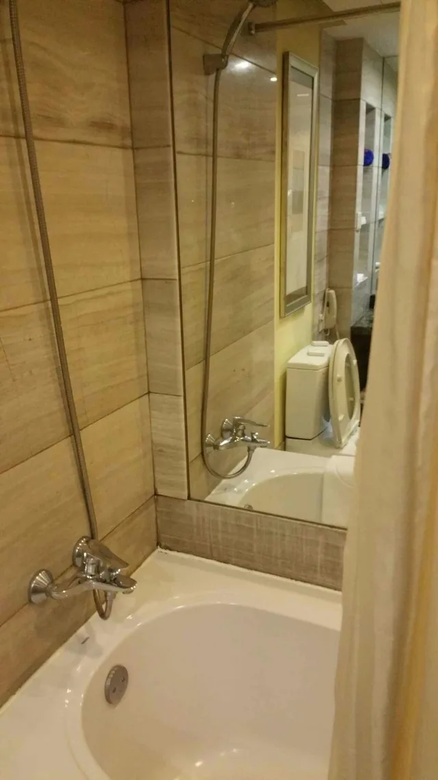 غرفة بزنس بسريرين منفصلين، Jianguo Hotel Xian 6/6