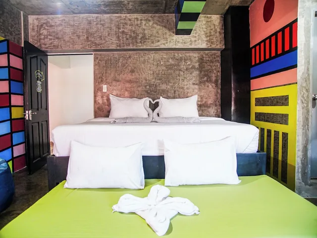 استوديو ديلوكس بسرير كينج وسريرين منفصلين، D522 Hostel at Kiener Hills - Near Cebu Airport 1/4