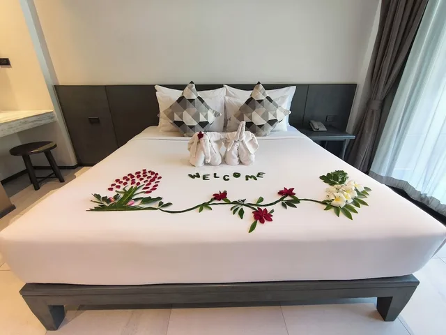 غرفة متصلة قياسية بسرير مزدوج وسريرين منفصلين، MAEHAAD BAY RESORT 4/5
